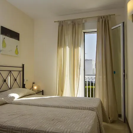 Holiday home Villa: 3-bedroom With Shared Pool And Wi-fi *