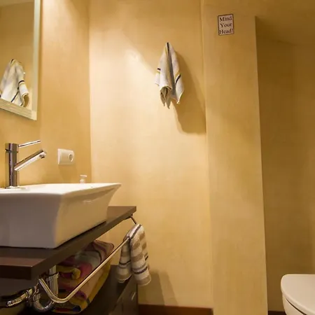 Spacious House Near With Pool Nyaraló